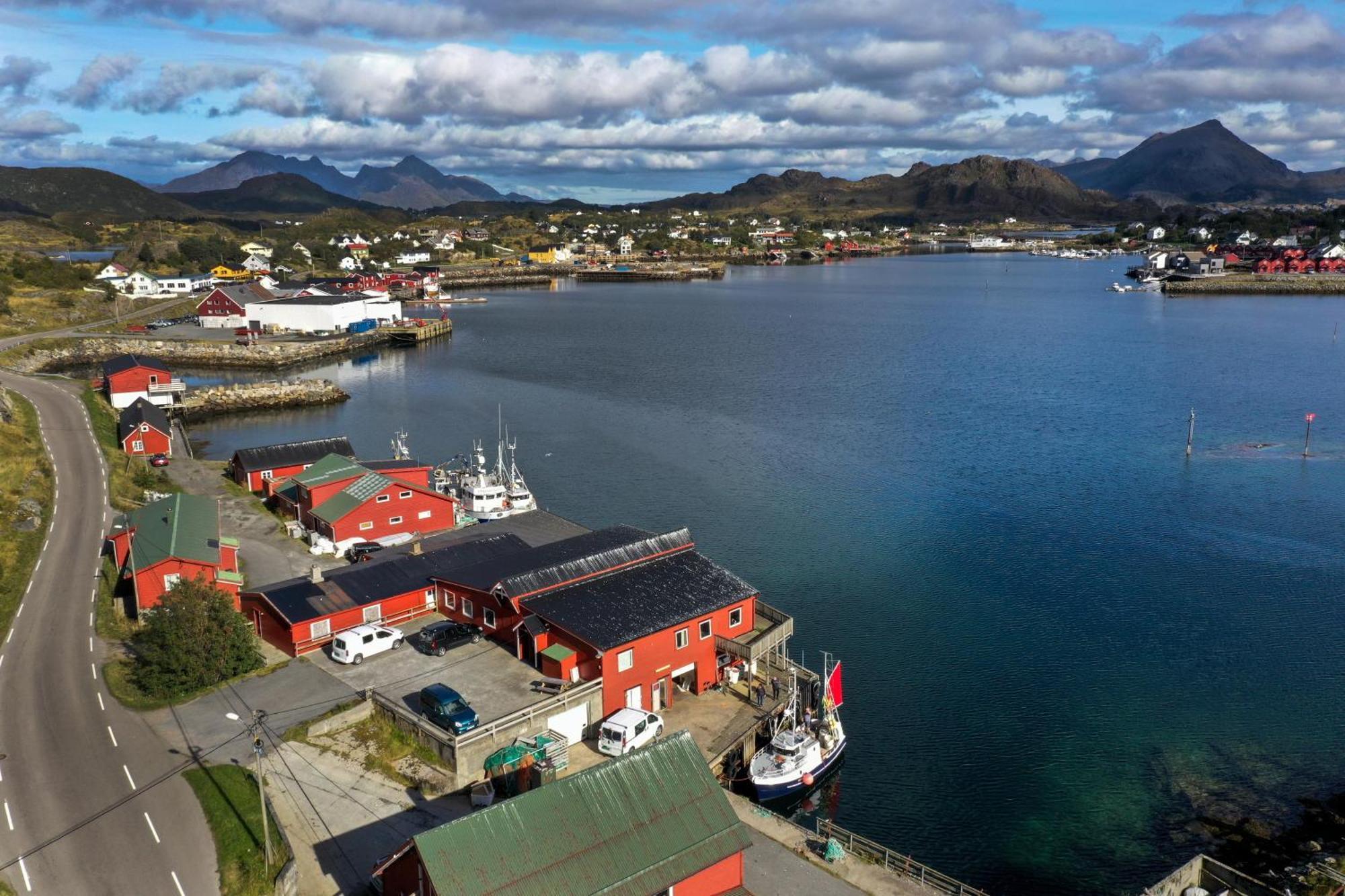 Fish Factory -The Real Lofoten Experience Ballstad Bagian luar foto